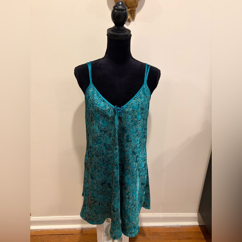 Inner Most Chemise with Robe - Picture 2 of 9